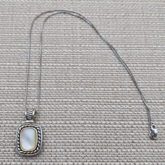 Jewelry - 18 Inch Sterling Silver And 14kt Accent Mother Of Pearl Necklace A5550
